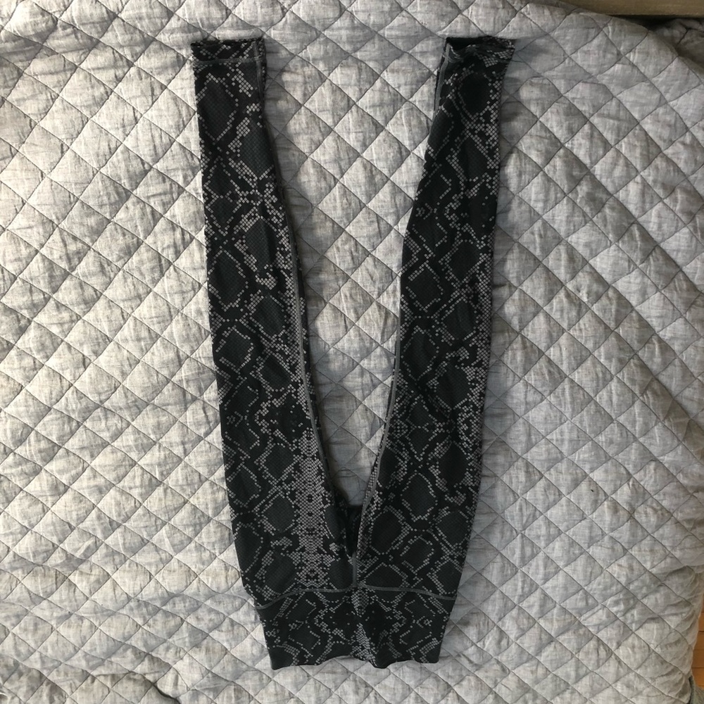 LuLu Lemon Wunder Pant -size 6